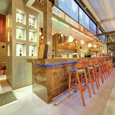 Готель Doubletree By Hilton 4*