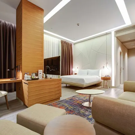 Готель Doubletree By Hilton 4*