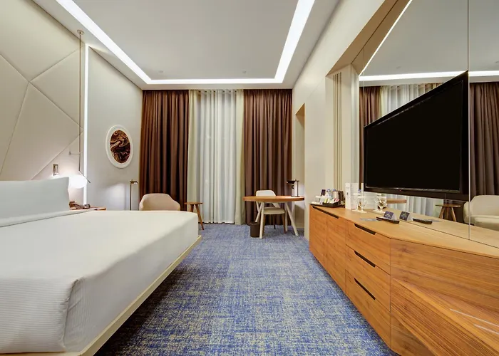 Готель Doubletree By Hilton Адана