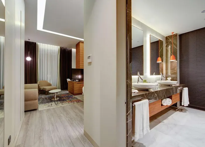 Готель Doubletree By Hilton 4*