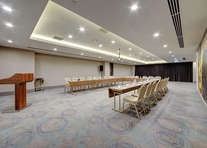 Doubletree By Hilton Готель Адана