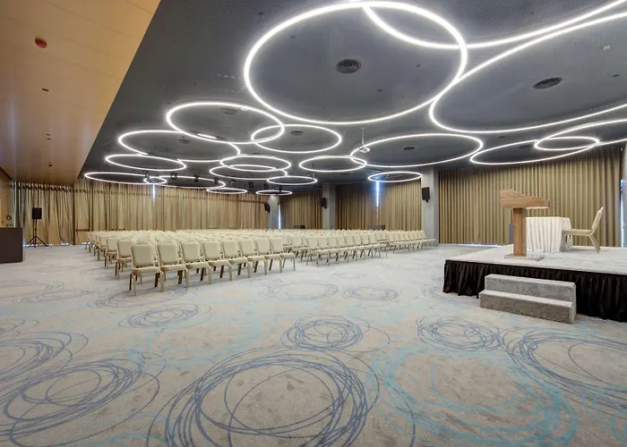 Готель Doubletree By Hilton